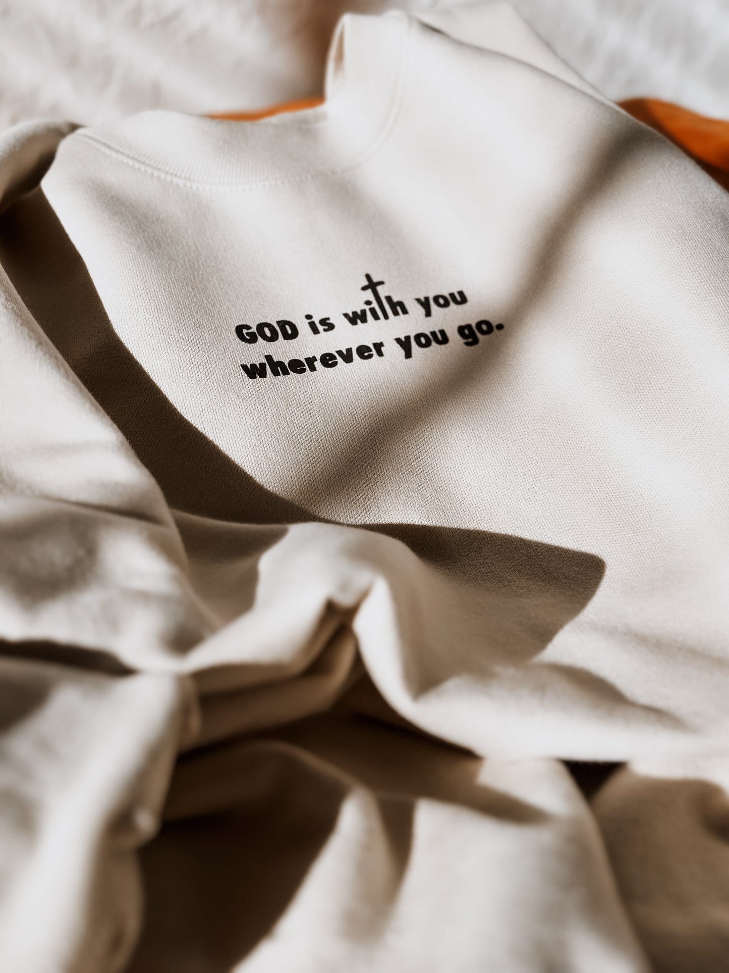 BE STRONG & COURAGEOUS | Adults Collection Crewneck